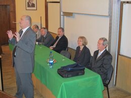 Stretnutie zamestnancov a študentov s vedením FCHPT 