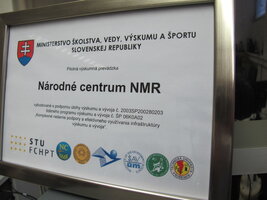 Označenie Národného centra NMR odovzdal pracovisku gen.riaditeľ R.Szabó